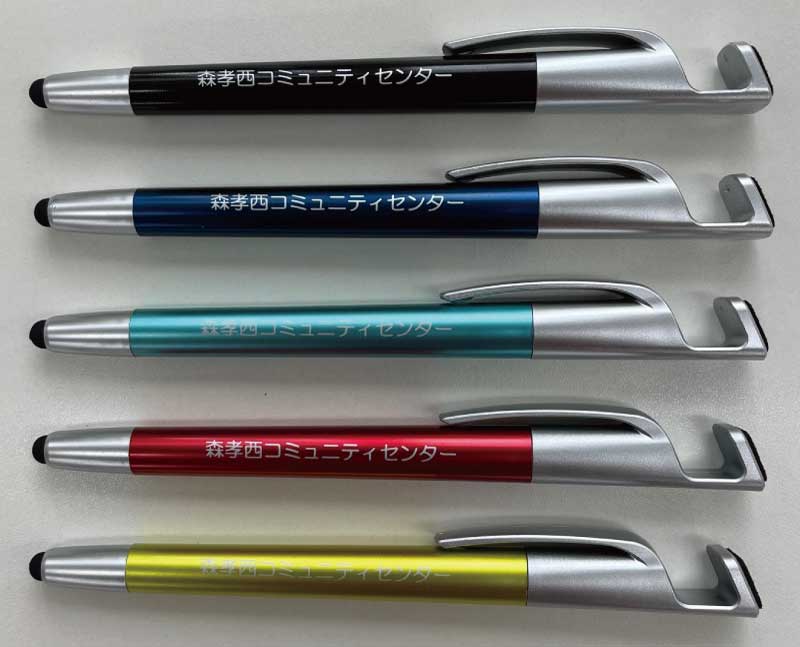4つの機能付きボールペン